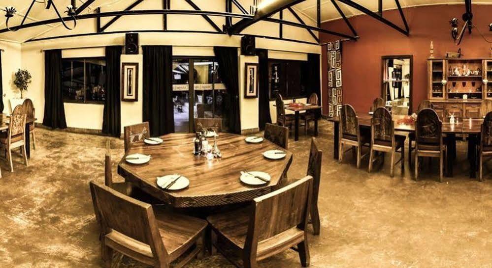אוטג'ו Etotongwe Lodge מראה חיצוני תמונה